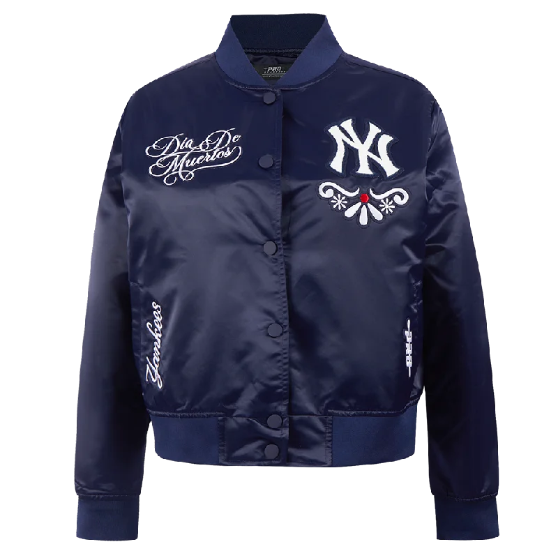 urban style cropped puffer jacket -MLB NEW YORK YANKEES SUGAR SKULL WOMEN'S SATIN JACKET (MIDNIGHT NAVY)